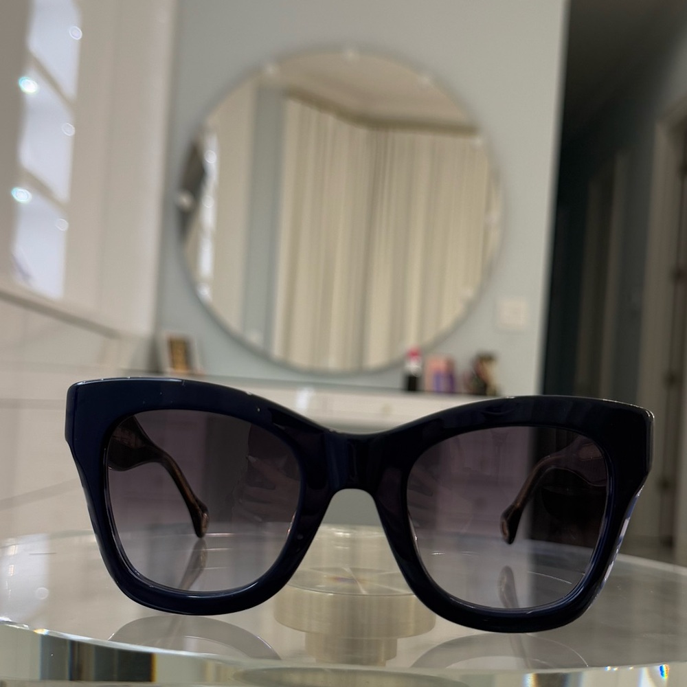 NWT Carolina Herrera Sunglasses